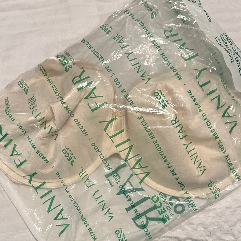 Vanity Fair Satin Cream Underwire Bra New in bag.